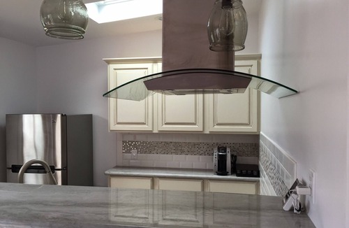 Santa Barbara House | Hidden Luxury - Prime Downtown