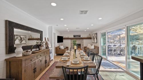 Atascadero House | Hidden Oaks Farmhouse by AvantStay