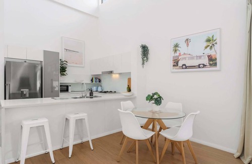 Fortitude Valley Apartment | Hidden Oasis 2Bed-2Bath-1Car - 5 mins to CBD