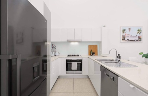 Fortitude Valley Apartment | Hidden Oasis 2Bed-2Bath-1Car - 5 mins to CBD