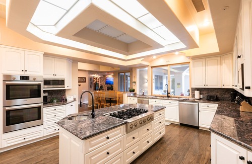 Palm Desert Villa | Hidden Oasis: Pickleball Basketball Waterslide Game Room Gym! ⭐️⭐️⭐️⭐️⭐️