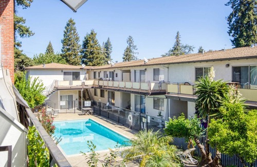 Redwood City Apartment | Hip Redwood City 2BR w/ Parking, easy access to 280 & 101, by Blueground
