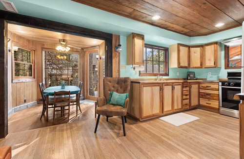Wilsonia Cabin | Historic Cabin inside Kings Canyon National Park