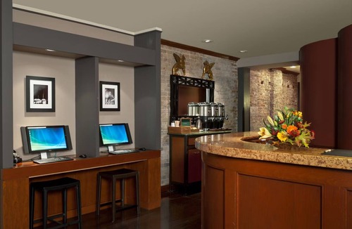 South Beach Hotel | Historic Bay View Stay by Alcatraz Ferry, Ghirardelli & Painted Ladies