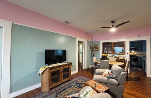 Grant Hill House | Historic city center craftsman: remodeled bathroom, patio, garden, full kitchen
