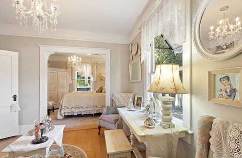 San Luis Obispo House | Historic Edna Farmhouse in the middle of Edna Valley Wine Country.