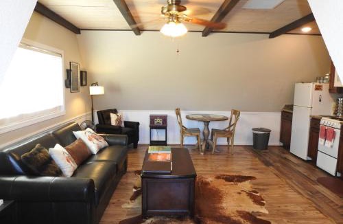 Julian House | Historic Gold Town Loft A-Frame 1 Bedroom with sofa sleeper WIFI
