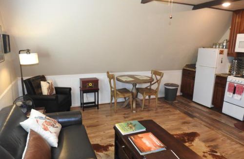 Julian House | Historic Gold Town Loft A-Frame 1 Bedroom with sofa sleeper WIFI