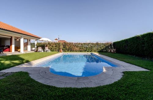 Agilde House | Holiday Home 'Quinta Do Outeirinho - Deluxe' with Mountain View, Wi-Fi and Air Conditioning