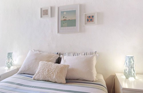 Praia das Macas Apartment | Holiday Apartment "Mar E Serra IIII" near Beach with Balcony & Wi-Fi