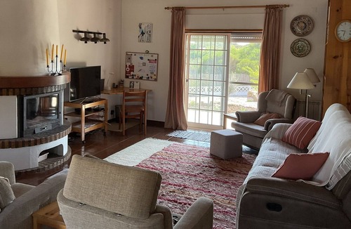 Sao Martinho do Porto Ski Chalet | Holiday home with garden and patio. Perfect spot to explore La Costa da Prata!