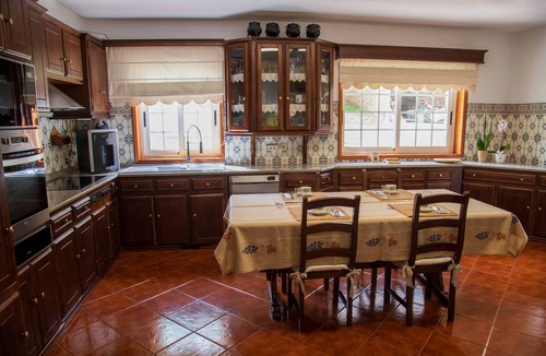 Macedo de Cavaleiros House | Holiday Home 'Recanto Transmontano' with Mountain View, Wi-Fi and Air Conditioning