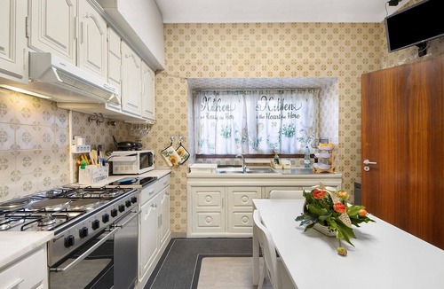 Sever do Vouga House | Holiday Home 'Da Ponte' with Mountain View, Private Terrace & Wi-Fi
