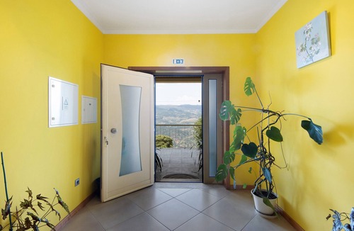 Anreade House | Holiday Home 'Sousa's House - Alojamento Local' with Mountain View, Private Terrace and Wi-Fi