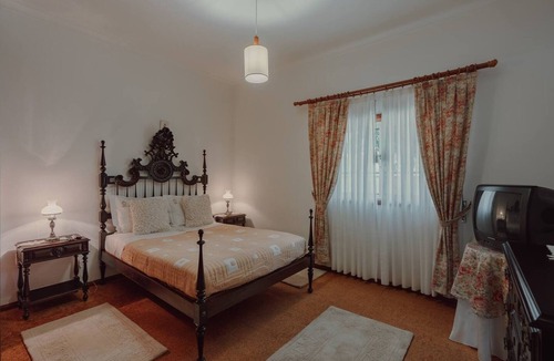 Baiao House | Holiday Home 'A Casa Do Pereira' with Private Garden and Wi-Fi