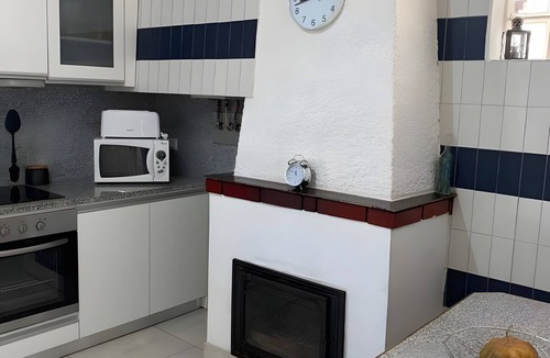 Mogadouro House | Holiday Home 'Anjú-Pardal' with Mountain View, Private Terrace and Wi-Fi