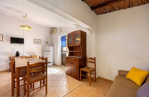 Fonte do Bispo House | Holiday Home 'Buganvília' with Shared Pool and Wi-Fi