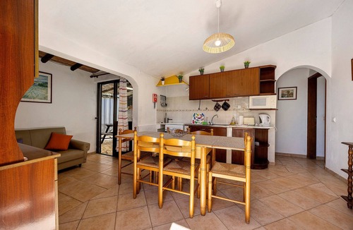 Fonte do Bispo House | Holiday Home 'Buganvília' with Shared Pool and Wi-Fi