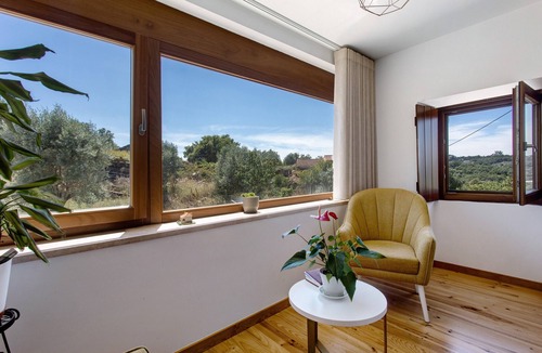 Ansiao House | Holiday Home 'Casa Do Pião - Turismo Rural' with Mountain View, Wi-Fi and Air Conditioning