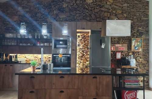 Codecoso House | Holiday Home 'Casas Coração' with Mountain View, Wi-Fi and Air Conditioning