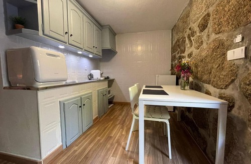 Vilar House | Holiday Home 'Completa' with Mountain View, Private Terrace and Wi-Fi