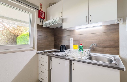 Palhais House | Holiday Home 'Das Pipas Palmela 6' with Shared Terrace, Wi-Fi & Air Conditioning