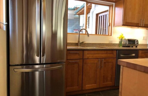 Cascadel Woods House | Holiday Home near Yosemite National Park!