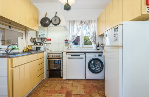 Barao de Sao Joao House | Holiday Home 'Carrasqueira Country House' with Mountain View, Wi-Fi and Air Conditioning