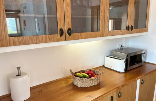 Baiona House | Holiday Home 'Ter Portela A Casa Do Mestre' with Mountain View, Shared Terrace and Wi-Fi