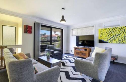Ashmore House | Holiday homes in Gold Coast, Australia