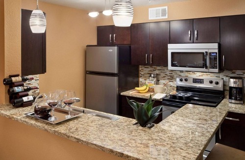Las Vegas Resort | Holiday Inn Club Desert Club Oasis and Walking Distance to the Sphere-1 Bedroom