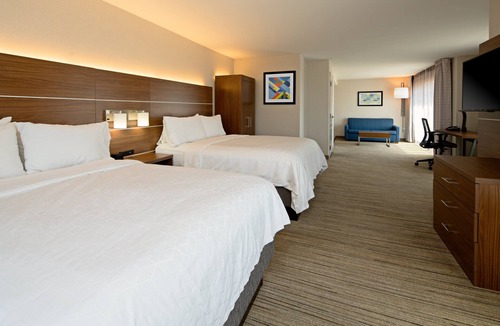 Raisin Hotel | Holiday Inn Express Hotel & Suites Fresno South by IHG