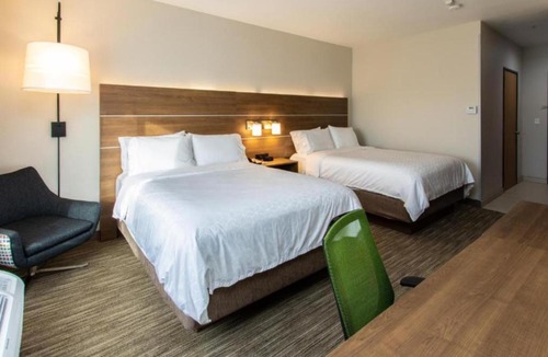 East Roseville Parkway Hotel | Holiday Inn Express Hotel & Suites Roseville - Galleria Area by IHG