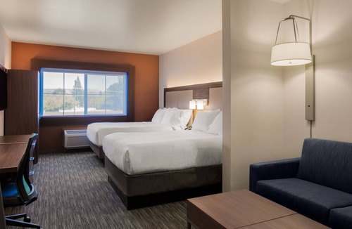 Oroville Hotel | Holiday Inn Express & Suites Oroville Lake by IHG