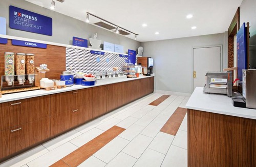 Clovis Hotel | Holiday Inn Express & Suites Clovis Fresno Area by IHG