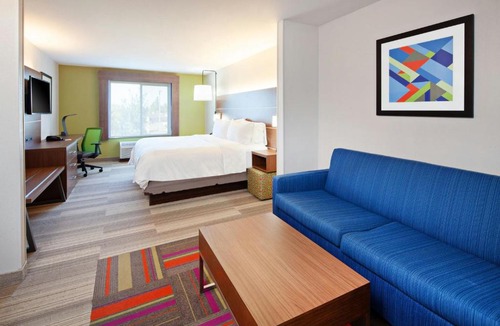 Clovis Hotel | Holiday Inn Express & Suites Clovis Fresno Area by IHG