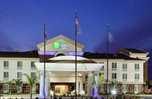 Dinuba Hotel | Holiday Inn Express & Suites Dinuba West by IHG