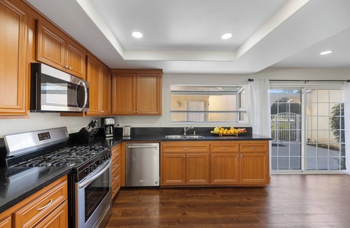 Thousand Oaks House | Home Away From Home
