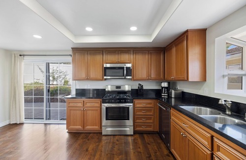 Thousand Oaks House | Home Away From Home