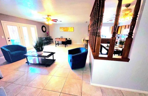 Sunrise Manor House | Home Sweet Home with 8bds, 8 mins from Freemont St