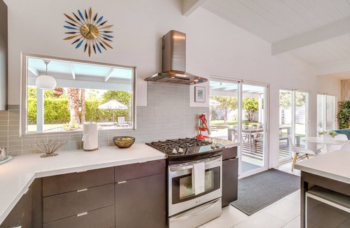 Sunmor House | Home w/Pool 1 Mi to Downtown Palm Springs!