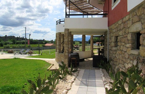Sabugal Villa | Homerez - Villa for 15 ppl. with swimming-pool and garden at Bendada, Sabugal