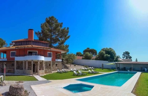 Sabugal Villa | Homerez - Villa for 15 ppl. with swimming-pool and garden at Bendada, Sabugal