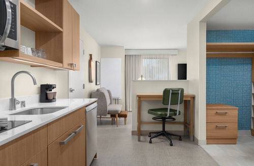 North Las Vegas Hotel | Homewood Suites By Hilton North Las Vegas Speedway