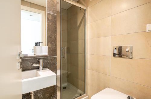 Paco De Arcos House | HomeySuite Bedroom 3 Seahouse