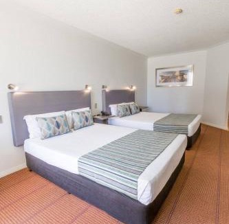 Gold Coast Hotel | Hope Harbour Hotel