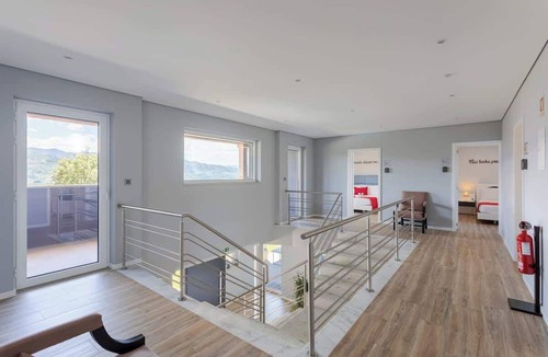 Miguas House | HostWise – Douro Villa - Suite Almeida Garrett