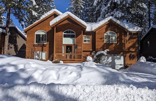 Montgomery Estates House | Hot Days, Cool Nights – 4BR Pet-Friendly Home in South Lake Tahoe