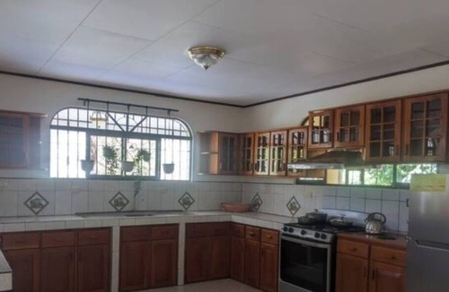 San Isidro de El General House | Hot Tub | 180° View | Vacation Home in Downtown