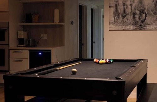 El Centro House | Hot Tub*3bd2ba*Backyard*King*1.2Gbps*pooltable